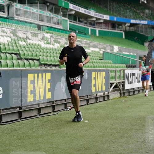 05.10.2025 - 20. swb-Marathon Bremen Michael Burmester http://msf.ph/oto/9326369 05.10.2025 12:47:42 Laufen im Stadion 265, 344, 346, 391, 442, 505, 564, 656, 770, 1205, 1526, 1635, 1642, 1646, 2360, 2472, 2482, 2613, 2656, 2872, 2939, 3061, 4215, 4255, 4291, 4313, 4966, 4988, 5656, 5831, 5918, 6804, 7070, 7170, 7176, 7492, 7900, 8013, 223, 502, 545, 609, 818, 862, 1521, 4848, 6295, 7583 meine-sportfotos.de