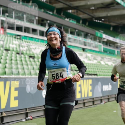 05.10.2025 - 20. swb-Marathon Bremen Michael Burmester http://msf.ph/oto/9326394 05.10.2025 12:47:45 Laufen im Stadion 265, 344, 346, 391, 442, 505, 564, 656, 770, 1205, 1526, 1635, 1642, 1646, 2360, 2472, 2482, 2613, 2643, 2656, 2872, 2939, 3061, 4215, 4255, 4291, 4313, 4966, 4988, 5656, 5831, 5918, 6804, 7070, 7170, 7176, 7492, 7735, 7900, 8013, 223, 502, 505, 545, 609, 818, 862, 1521, 4848, 6295, 7583 meine-sportfotos.de