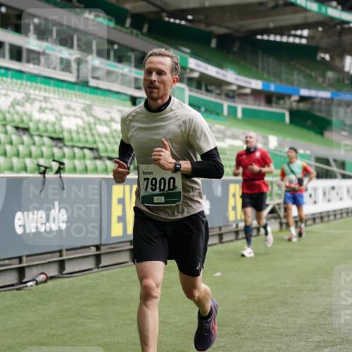 05.10.2025 - 20. swb-Marathon Bremen Michael Burmester http://msf.ph/oto/9326398 05.10.2025 12:47:46 Laufen im Stadion 265, 344, 346, 391, 442, 564, 656, 770, 1205, 1526, 1607, 1635, 1642, 1646, 2360, 2472, 2482, 2613, 2643, 2656, 2872, 2939, 3061, 4215, 4255, 4291, 4313, 4966, 4988, 5656, 5831, 5918, 6804, 7070, 7170, 7176, 7492, 7735, 7900, 8013, 223, 502, 505, 545, 818, 862, 1521, 4848, 4966, 6295, 7583 meine-sportfotos.de