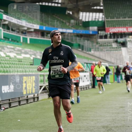 05.10.2025 - 20. swb-Marathon Bremen Michael Burmester http://msf.ph/oto/9326401 05.10.2025 12:48:45 Laufen im Stadion 492, 1195, 1370, 1607, 1625, 1654, 1724, 2119, 2241, 2974, 3320, 3324, 3768, 3819, 4353, 5103, 5264, 5599, 5786, 6171, 6251, 6463, 6632, 7831, 7904, 8244, 8507, 8630, 8687, 8729, 8897, 8923, 8932, 9114, 1526, 1642, 1646, 2360, 2643, 5918, 6804, 7492, 7735, 7900 meine-sportfotos.de