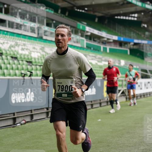 05.10.2025 - 20. swb-Marathon Bremen Michael Burmester http://msf.ph/oto/9326402 05.10.2025 12:47:46 Laufen im Stadion 265, 344, 346, 391, 442, 564, 656, 770, 1205, 1526, 1607, 1635, 1642, 1646, 2360, 2472, 2482, 2613, 2643, 2656, 2872, 2939, 3061, 4215, 4255, 4291, 4313, 4966, 4988, 5656, 5831, 5918, 6804, 7070, 7170, 7176, 7492, 7735, 7900, 8013, 223, 502, 505, 545, 818, 862, 1521, 4848, 4966, 6295, 7583 meine-sportfotos.de