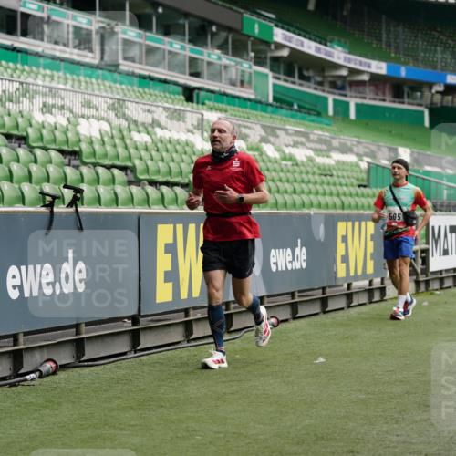 05.10.2025 - 20. swb-Marathon Bremen Michael Burmester http://msf.ph/oto/9326406 05.10.2025 12:47:47 Laufen im Stadion 265, 344, 346, 391, 442, 564, 656, 770, 1205, 1526, 1607, 1635, 1642, 1646, 2360, 2472, 2482, 2613, 2643, 2656, 2872, 2939, 3061, 4215, 4255, 4291, 4313, 4988, 5656, 5831, 5918, 6804, 7070, 7170, 7176, 7492, 7735, 7900, 8013, 223, 502, 505, 545, 818, 862, 1521, 2939, 4966, 6295, 7583 meine-sportfotos.de