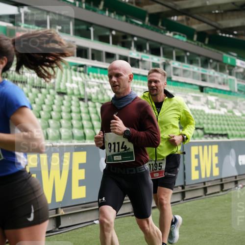 05.10.2025 - 20. swb-Marathon Bremen Michael Burmester http://msf.ph/oto/9326442 05.10.2025 12:48:52 Laufen im Stadion 492, 1195, 1370, 1625, 1654, 1724, 2119, 2241, 2594, 2974, 2988, 2990, 3320, 3324, 3819, 4353, 4385, 5103, 5599, 5786, 6171, 6251, 6463, 6632, 7904, 8244, 8507, 8630, 8687, 8897, 8923, 8932, 9114, 1526, 1607, 2241, 2360, 2643, 3768, 5264, 5918, 7735, 7831, 7900, 8729 meine-sportfotos.de