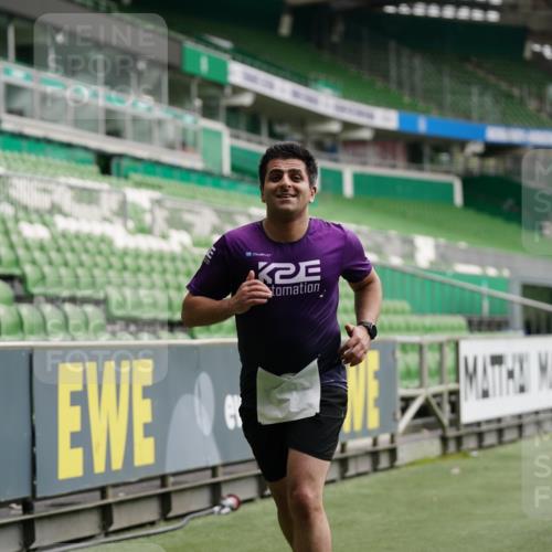 05.10.2025 - 20. swb-Marathon Bremen Michael Burmester http://msf.ph/oto/9326464 05.10.2025 12:49:03 Laufen im Stadion 492, 1195, 1257, 1625, 1654, 1724, 1727, 2119, 2594, 2974, 2988, 2990, 3124, 3320, 3324, 3819, 4385, 5103, 5599, 5786, 6171, 6251, 6463, 6619, 6632, 6877, 7904, 8216, 8244, 8507, 8630, 8687, 8897, 8923, 9114, 1370, 1607, 2241, 2643, 3324, 3768, 4353, 5264, 7735, 7831, 8729, 8932 meine-sportfotos.de
