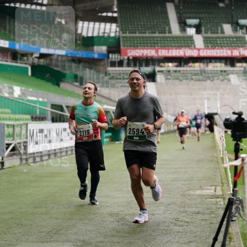 05.10.2025 - 20. swb-Marathon Bremen Michael Burmester http://msf.ph/oto/9326474 05.10.2025 12:49:05 Laufen im Stadion 492, 1195, 1257, 1535, 1625, 1654, 1724, 1727, 2044, 2119, 2594, 2974, 2988, 2990, 3124, 3320, 3819, 4385, 5103, 5599, 5786, 6171, 6251, 6463, 6619, 6632, 6877, 7904, 8216, 8244, 8507, 8630, 8687, 8897, 8923, 9114, 1370, 1607, 2241, 3324, 3768, 4353, 5264, 7831, 8729, 8932 meine-sportfotos.de