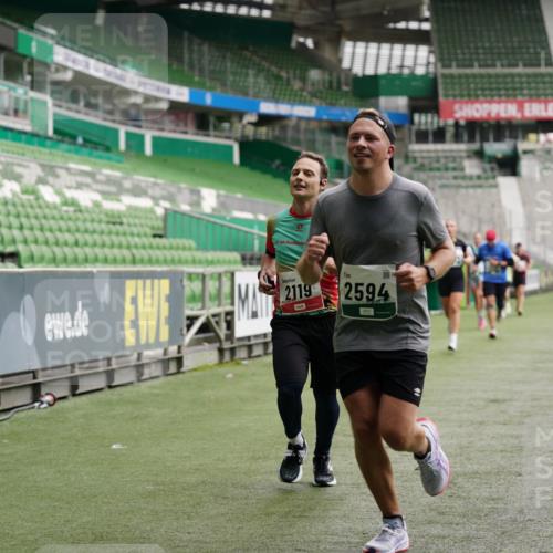 05.10.2025 - 20. swb-Marathon Bremen Michael Burmester http://msf.ph/oto/9326480 05.10.2025 12:49:06 Laufen im Stadion 492, 1195, 1257, 1535, 1625, 1654, 1724, 1727, 2044, 2119, 2594, 2974, 2988, 2990, 3124, 3320, 3819, 4385, 5103, 5599, 5786, 6171, 6251, 6431, 6463, 6619, 6632, 6877, 7904, 8216, 8244, 8507, 8630, 8687, 8897, 8923, 9114, 1370, 1607, 2241, 3324, 3768, 4353, 5264, 7831, 8729, 8932 meine-sportfotos.de