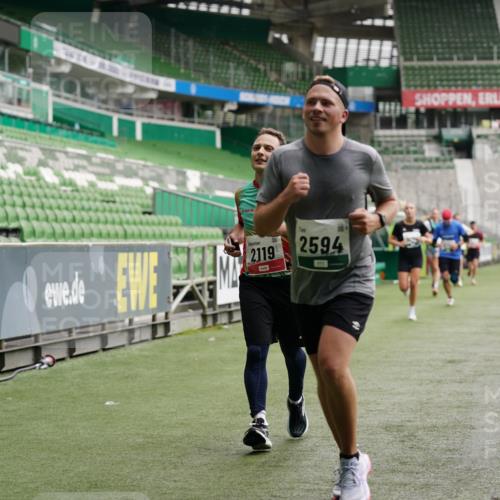 05.10.2025 - 20. swb-Marathon Bremen Michael Burmester http://msf.ph/oto/9326482 05.10.2025 12:49:06 Laufen im Stadion 492, 1195, 1257, 1535, 1625, 1654, 1724, 1727, 2044, 2119, 2594, 2974, 2988, 2990, 3124, 3320, 3819, 4385, 5103, 5599, 5786, 6171, 6251, 6431, 6463, 6619, 6632, 6877, 7904, 8216, 8244, 8507, 8630, 8687, 8897, 8923, 9114, 1370, 1607, 2241, 3324, 3768, 4353, 5264, 7831, 8729, 8932 meine-sportfotos.de