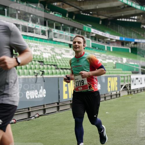 05.10.2025 - 20. swb-Marathon Bremen Michael Burmester http://msf.ph/oto/9326484 05.10.2025 12:49:07 Laufen im Stadion 492, 1195, 1257, 1535, 1609, 1625, 1654, 1724, 1727, 2044, 2119, 2594, 2974, 2988, 2990, 3124, 3320, 3544, 3819, 4385, 5103, 5599, 5786, 6171, 6251, 6431, 6463, 6619, 6632, 6877, 7904, 8216, 8244, 8507, 8630, 8687, 8897, 8923, 9114, 1370, 2241, 2974, 3324, 3768, 4353, 5264, 7831, 8729, 8932 meine-sportfotos.de