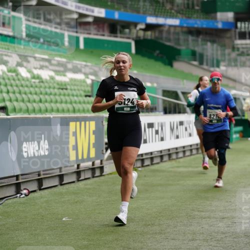 05.10.2025 - 20. swb-Marathon Bremen Michael Burmester http://msf.ph/oto/9326492 05.10.2025 12:49:10 Laufen im Stadion 187, 492, 1195, 1257, 1535, 1609, 1625, 1654, 1727, 2044, 2119, 2356, 2594, 2988, 2990, 3124, 3320, 3544, 3819, 3960, 4385, 5103, 5599, 5786, 6171, 6431, 6463, 6619, 6632, 6877, 7904, 8216, 8244, 8507, 8630, 8687, 8897, 9114, 1370, 1724, 2241, 2974, 3324, 4353, 5786, 6251, 7831, 8923, 8932 meine-sportfotos.de