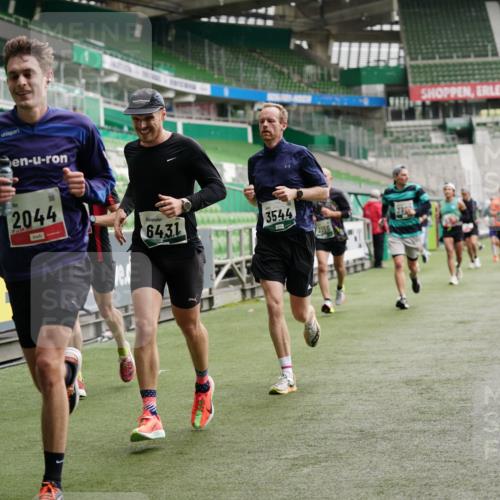 05.10.2025 - 20. swb-Marathon Bremen Michael Burmester http://msf.ph/oto/9326526 05.10.2025 12:49:19 Laufen im Stadion 150, 187, 270, 424, 1195, 1257, 1535, 1609, 1625, 1654, 1727, 1876, 1904, 2044, 2119, 2356, 2594, 2988, 2990, 3124, 3544, 3738, 3960, 4385, 5599, 6171, 6431, 6463, 6619, 6632, 6877, 7647, 7904, 7987, 8216, 8507, 8630, 8687, 9114, 492, 1724, 2974, 3320, 3324, 3819, 4353, 5103, 5786, 6251, 8244, 8897, 8923, 8932 meine-sportfotos.de