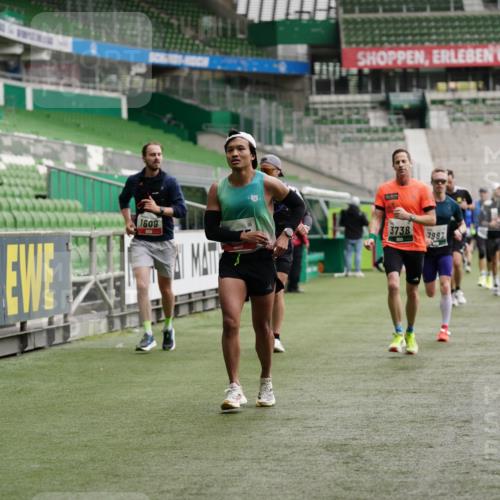 05.10.2025 - 20. swb-Marathon Bremen Michael Burmester http://msf.ph/oto/9326546 05.10.2025 12:49:24 Laufen im Stadion 150, 187, 270, 424, 1195, 1257, 1535, 1609, 1625, 1654, 1727, 1876, 1904, 2044, 2119, 2356, 2594, 2988, 2990, 3124, 3544, 3738, 3960, 4385, 4438, 5599, 6171, 6431, 6463, 6619, 6805, 6877, 7647, 7904, 7987, 8216, 8507, 8630, 8687, 9114, 492, 1724, 2974, 3320, 3819, 5103, 5786, 6251, 6632, 8244, 8687, 8897, 8923 meine-sportfotos.de