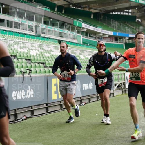 05.10.2025 - 20. swb-Marathon Bremen Michael Burmester http://msf.ph/oto/9326560 05.10.2025 12:49:27 Laufen im Stadion 150, 187, 270, 424, 1195, 1257, 1535, 1609, 1654, 1727, 1876, 1904, 2044, 2119, 2356, 2594, 2988, 2990, 3124, 3544, 3738, 3960, 4385, 4438, 5599, 6171, 6431, 6619, 6805, 6877, 7647, 7904, 7987, 8216, 8507, 8630, 9114, 492, 1625, 1724, 2974, 3320, 3819, 5103, 5599, 5786, 6251, 6463, 6632, 8244, 8687, 8897, 8923 meine-sportfotos.de