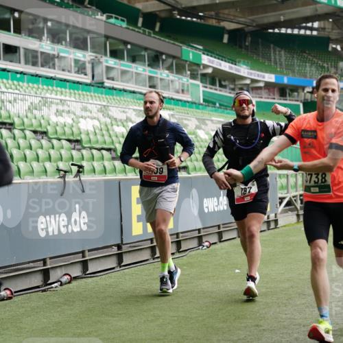 05.10.2025 - 20. swb-Marathon Bremen Michael Burmester http://msf.ph/oto/9326562 05.10.2025 12:49:27 Laufen im Stadion 150, 187, 270, 424, 1195, 1257, 1535, 1609, 1654, 1727, 1876, 1904, 2044, 2119, 2356, 2594, 2988, 2990, 3124, 3544, 3738, 3960, 4385, 4438, 5599, 6171, 6431, 6619, 6805, 6877, 7647, 7904, 7987, 8216, 8507, 8630, 9114, 492, 1625, 1724, 2974, 3320, 3819, 5103, 5599, 5786, 6251, 6463, 6632, 8244, 8687, 8897, 8923 meine-sportfotos.de