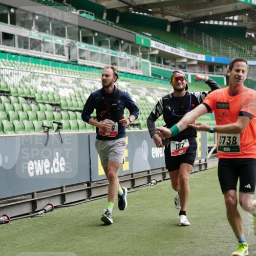 05.10.2025 - 20. swb-Marathon Bremen Michael Burmester http://msf.ph/oto/9326564 05.10.2025 12:49:27 Laufen im Stadion 150, 187, 270, 424, 1195, 1257, 1535, 1609, 1654, 1727, 1876, 1904, 2044, 2119, 2356, 2594, 2988, 2990, 3124, 3544, 3738, 3960, 4385, 4438, 5599, 6171, 6431, 6619, 6805, 6877, 7647, 7904, 7987, 8216, 8507, 8630, 9114, 492, 1625, 1724, 2974, 3320, 3819, 5103, 5599, 5786, 6251, 6463, 6632, 8244, 8687, 8897, 8923 meine-sportfotos.de