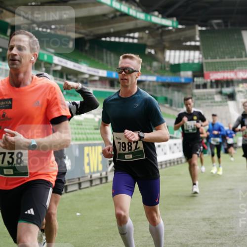 05.10.2025 - 20. swb-Marathon Bremen Michael Burmester http://msf.ph/oto/9326566 05.10.2025 12:49:28 Laufen im Stadion 150, 187, 270, 424, 1195, 1257, 1535, 1609, 1654, 1727, 1876, 1904, 2044, 2119, 2356, 2594, 2988, 2990, 3124, 3544, 3738, 3960, 4385, 4438, 4870, 6171, 6431, 6619, 6805, 6877, 7647, 7904, 7987, 8216, 8507, 8630, 9114, 492, 1625, 1724, 3320, 3819, 5103, 5599, 5786, 6251, 6463, 6632, 8244, 8507, 8687, 8897, 8923 meine-sportfotos.de