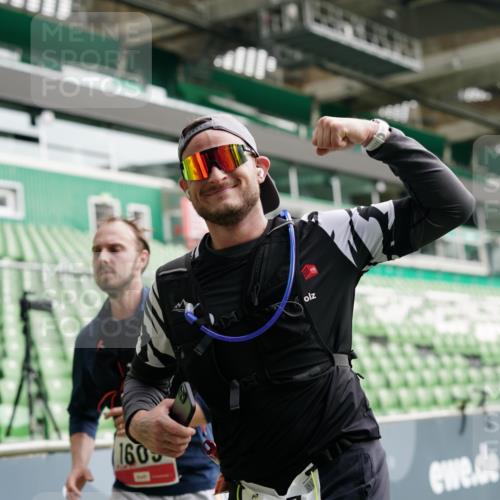 05.10.2025 - 20. swb-Marathon Bremen Michael Burmester http://msf.ph/oto/9326574 05.10.2025 12:49:29 Laufen im Stadion 150, 187, 270, 424, 1195, 1257, 1535, 1609, 1654, 1727, 1876, 1904, 2044, 2119, 2356, 2594, 2988, 2990, 3124, 3544, 3738, 3960, 4385, 4438, 4870, 6171, 6431, 6619, 6805, 6877, 7647, 7904, 7987, 8216, 8630, 9114, 492, 1625, 3320, 3819, 5103, 5599, 5786, 6463, 6632, 8244, 8507, 8687, 8897, 8923 meine-sportfotos.de