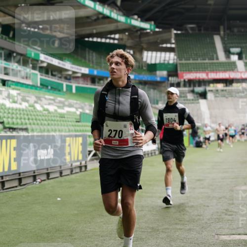 05.10.2025 - 20. swb-Marathon Bremen Michael Burmester http://msf.ph/oto/9326582 05.10.2025 12:49:31 Laufen im Stadion 150, 187, 270, 424, 1195, 1257, 1535, 1609, 1654, 1727, 1876, 1904, 2044, 2119, 2356, 2594, 2988, 2990, 3124, 3544, 3738, 3960, 4385, 4438, 4870, 5894, 6431, 6619, 6805, 6877, 7647, 7987, 8216, 8630, 9114, 492, 1625, 3320, 3819, 5103, 5599, 6171, 6463, 6632, 7904, 8244, 8507, 8687, 8897 meine-sportfotos.de