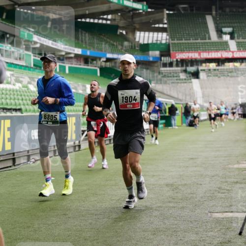 05.10.2025 - 20. swb-Marathon Bremen Michael Burmester http://msf.ph/oto/9326586 05.10.2025 12:49:32 Laufen im Stadion 150, 187, 270, 424, 1195, 1257, 1535, 1609, 1654, 1727, 1876, 1904, 2044, 2119, 2356, 2594, 2988, 2990, 3124, 3544, 3738, 3885, 3960, 4385, 4438, 4870, 5894, 6431, 6619, 6805, 6877, 7647, 7987, 8216, 8630, 9114, 492, 1625, 3320, 3819, 5103, 5599, 6171, 6463, 6632, 7904, 8507, 8687, 8897 meine-sportfotos.de