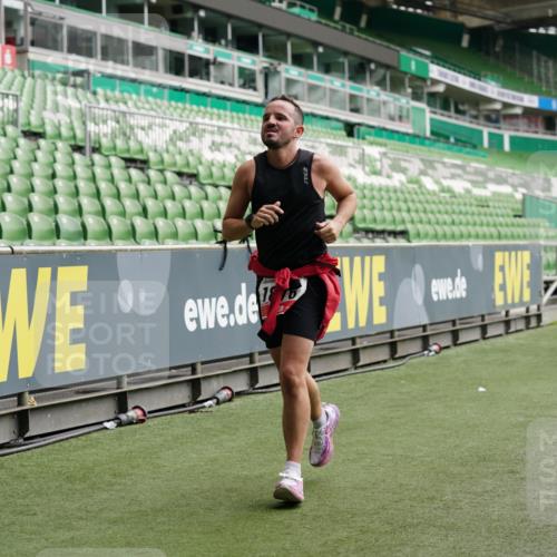 05.10.2025 - 20. swb-Marathon Bremen Michael Burmester http://msf.ph/oto/9326604 05.10.2025 12:49:35 Laufen im Stadion 150, 187, 270, 287, 424, 1195, 1257, 1535, 1609, 1654, 1727, 1876, 1904, 2044, 2119, 2356, 2594, 2988, 2990, 3124, 3544, 3738, 3885, 3960, 4006, 4385, 4438, 4870, 5894, 6431, 6619, 6805, 6877, 7647, 7987, 8216, 8401, 8536, 8630, 9114, 9118, 492, 1195, 1625, 3320, 5599, 6171, 6463, 6632, 7904, 8507, 8687, 8897 meine-sportfotos.de