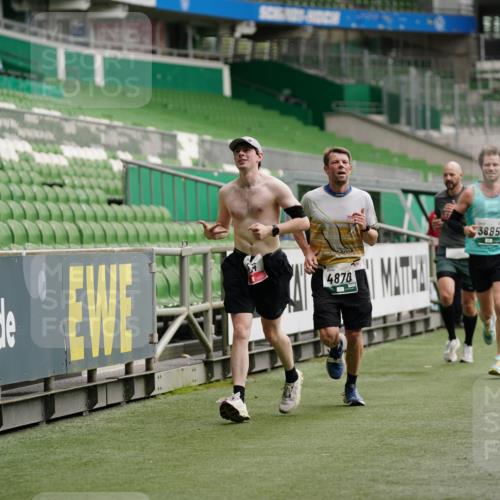 05.10.2025 - 20. swb-Marathon Bremen Michael Burmester http://msf.ph/oto/9326616 05.10.2025 12:49:41 Laufen im Stadion 150, 187, 217, 270, 287, 424, 511, 1257, 1535, 1609, 1654, 1727, 1876, 1904, 2044, 2119, 2356, 2594, 2988, 2990, 3124, 3544, 3738, 3885, 3960, 4006, 4385, 4438, 4870, 5894, 6214, 6431, 6619, 6805, 6877, 7647, 7987, 8216, 8401, 8536, 8873, 9118, 1195, 1625, 5599, 6171, 6463, 6632, 7904, 8507, 8630, 8687, 9114 meine-sportfotos.de