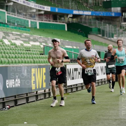05.10.2025 - 20. swb-Marathon Bremen Michael Burmester http://msf.ph/oto/9326618 05.10.2025 12:49:42 Laufen im Stadion 150, 187, 217, 270, 287, 424, 511, 1257, 1535, 1609, 1654, 1727, 1876, 1904, 2044, 2119, 2356, 2594, 2988, 2990, 3124, 3353, 3544, 3738, 3885, 3960, 4006, 4385, 4438, 4870, 5894, 6214, 6431, 6619, 6805, 6877, 7647, 7987, 8216, 8401, 8536, 8873, 9118, 1195, 1625, 5599, 6171, 6463, 7904, 8507, 8630, 8687, 9114 meine-sportfotos.de
