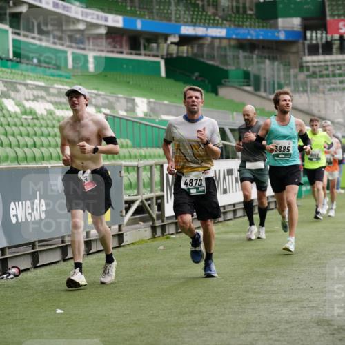 05.10.2025 - 20. swb-Marathon Bremen Michael Burmester http://msf.ph/oto/9326624 05.10.2025 12:49:42 Laufen im Stadion 150, 187, 217, 270, 287, 424, 511, 1257, 1535, 1609, 1654, 1727, 1876, 1904, 2044, 2119, 2356, 2594, 2988, 2990, 3124, 3353, 3544, 3738, 3885, 3960, 4006, 4385, 4438, 4870, 5894, 6214, 6431, 6619, 6805, 6877, 7647, 7987, 8216, 8401, 8536, 8873, 9118, 1195, 1625, 5599, 6171, 6463, 7904, 8507, 8630, 8687, 9114 meine-sportfotos.de