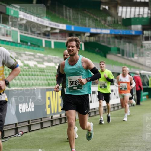 05.10.2025 - 20. swb-Marathon Bremen Michael Burmester http://msf.ph/oto/9326634 05.10.2025 12:49:45 Laufen im Stadion 150, 187, 217, 270, 287, 424, 511, 845, 1257, 1388, 1535, 1609, 1654, 1727, 1876, 1904, 2044, 2356, 2594, 2988, 2990, 3124, 3353, 3544, 3738, 3885, 3960, 4006, 4385, 4438, 4870, 5118, 5894, 6214, 6431, 6619, 6805, 6877, 7647, 7987, 8216, 8401, 8536, 8873, 9118, 1195, 1625, 1654, 2119, 5599, 6171, 6463, 7904, 8507, 8630, 9114 meine-sportfotos.de
