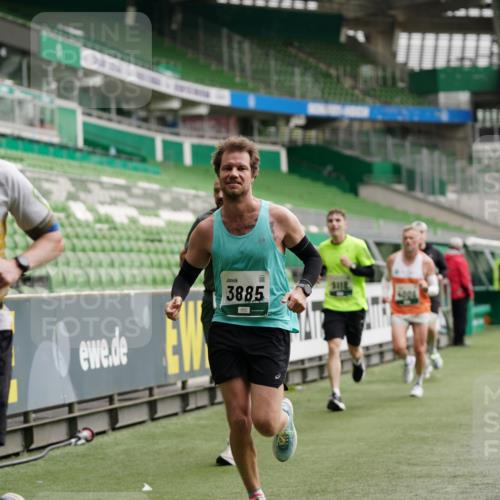 05.10.2025 - 20. swb-Marathon Bremen Michael Burmester http://msf.ph/oto/9326636 05.10.2025 12:49:45 Laufen im Stadion 150, 187, 217, 270, 287, 424, 511, 845, 1257, 1388, 1535, 1609, 1654, 1727, 1876, 1904, 2044, 2356, 2594, 2988, 2990, 3124, 3353, 3544, 3738, 3885, 3960, 4006, 4385, 4438, 4870, 5118, 5894, 6214, 6431, 6619, 6805, 6877, 7647, 7987, 8216, 8401, 8536, 8873, 9118, 1195, 1625, 1654, 2119, 5599, 6171, 6463, 7904, 8507, 8630, 9114 meine-sportfotos.de