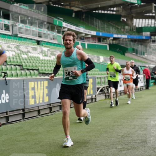 05.10.2025 - 20. swb-Marathon Bremen Michael Burmester http://msf.ph/oto/9326638 05.10.2025 12:49:46 Laufen im Stadion 150, 187, 217, 270, 287, 424, 511, 845, 939, 1257, 1388, 1535, 1609, 1727, 1876, 1904, 2044, 2356, 2594, 2988, 2990, 3124, 3353, 3544, 3738, 3885, 3960, 4006, 4385, 4438, 4870, 5118, 5894, 6214, 6431, 6619, 6805, 6877, 7647, 7987, 8216, 8401, 8536, 8873, 9118, 1195, 1654, 2119, 5599, 6171, 6463, 7904, 8507, 8630, 9114 meine-sportfotos.de