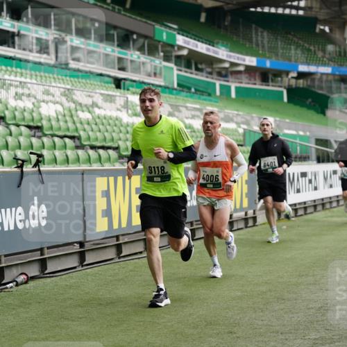 05.10.2025 - 20. swb-Marathon Bremen Michael Burmester http://msf.ph/oto/9326650 05.10.2025 12:49:48 Laufen im Stadion 150, 187, 217, 270, 287, 424, 511, 845, 939, 1257, 1388, 1535, 1609, 1707, 1727, 1876, 1904, 2044, 2356, 2594, 2988, 2990, 3124, 3259, 3353, 3544, 3738, 3885, 3960, 4006, 4367, 4438, 4870, 5118, 5894, 6214, 6281, 6431, 6619, 6805, 6877, 7647, 7987, 8216, 8401, 8536, 8873, 9118, 1195, 1654, 2119, 2990, 4385, 6171, 7904, 8507, 8630, 9114 meine-sportfotos.de