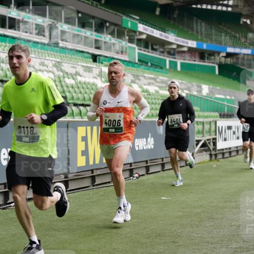 05.10.2025 - 20. swb-Marathon Bremen Michael Burmester http://msf.ph/oto/9326654 05.10.2025 12:49:49 Laufen im Stadion 150, 187, 217, 270, 287, 424, 511, 845, 939, 1257, 1388, 1535, 1609, 1707, 1727, 1876, 1904, 2044, 2356, 2594, 2988, 3124, 3259, 3353, 3544, 3738, 3885, 3960, 4006, 4367, 4438, 4870, 5118, 5894, 6214, 6281, 6431, 6619, 6805, 6877, 7647, 7987, 8216, 8401, 8536, 8873, 9118, 1195, 1654, 2119, 2594, 2988, 2990, 4385, 6171, 7904, 8630, 9114 meine-sportfotos.de
