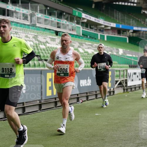 05.10.2025 - 20. swb-Marathon Bremen Michael Burmester http://msf.ph/oto/9326656 05.10.2025 12:49:49 Laufen im Stadion 150, 187, 217, 270, 287, 424, 511, 845, 939, 1257, 1388, 1535, 1609, 1707, 1727, 1876, 1904, 2044, 2356, 2594, 2988, 3124, 3259, 3353, 3544, 3738, 3885, 3960, 4006, 4367, 4438, 4870, 5118, 5894, 6214, 6281, 6431, 6619, 6805, 6877, 7647, 7987, 8216, 8401, 8536, 8873, 9118, 1195, 1654, 2119, 2594, 2988, 2990, 4385, 6171, 7904, 8630, 9114 meine-sportfotos.de