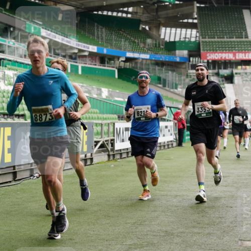 05.10.2025 - 20. swb-Marathon Bremen Michael Burmester http://msf.ph/oto/9326674 05.10.2025 12:49:54 Laufen im Stadion 150, 187, 217, 270, 287, 424, 511, 845, 939, 1257, 1388, 1535, 1609, 1707, 1727, 1876, 1904, 2044, 2356, 3124, 3259, 3353, 3544, 3738, 3885, 3960, 4006, 4318, 4367, 4438, 4870, 5118, 5894, 6214, 6216, 6281, 6431, 6619, 6805, 6877, 7647, 7987, 8216, 8401, 8536, 8873, 9118, 1195, 1654, 2119, 2594, 2988, 2990, 4385, 8630, 9114 meine-sportfotos.de