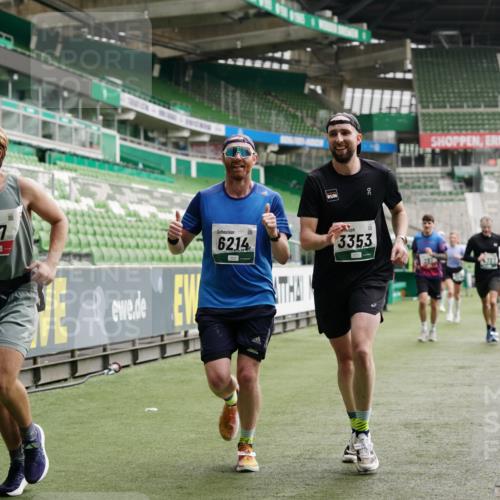 05.10.2025 - 20. swb-Marathon Bremen Michael Burmester http://msf.ph/oto/9326684 05.10.2025 12:49:55 Laufen im Stadion 150, 187, 217, 270, 287, 424, 511, 845, 939, 1257, 1388, 1535, 1609, 1707, 1727, 1876, 1904, 2044, 2356, 2721, 3124, 3259, 3353, 3544, 3738, 3885, 3960, 4006, 4318, 4367, 4438, 4870, 5118, 5894, 6214, 6216, 6281, 6431, 6619, 6805, 6877, 7647, 7963, 7987, 8216, 8401, 8536, 8873, 8907, 9118, 1195, 1654, 2119, 2594, 2988, 2990, 4385, 8630, 9114 meine-sportfotos.de