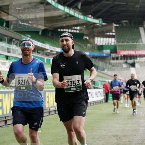 05.10.2025 - 20. swb-Marathon Bremen Michael Burmester http://msf.ph/oto/9326688 05.10.2025 12:49:55 Laufen im Stadion 150, 187, 217, 270, 287, 424, 511, 845, 939, 1257, 1388, 1535, 1609, 1707, 1727, 1876, 1904, 2044, 2356, 2721, 3124, 3259, 3353, 3544, 3738, 3885, 3960, 4006, 4318, 4367, 4438, 4870, 5118, 5894, 6214, 6216, 6281, 6431, 6619, 6805, 6877, 7647, 7963, 7987, 8216, 8401, 8536, 8873, 8907, 9118, 1195, 1654, 2119, 2594, 2988, 2990, 4385, 8630, 9114 meine-sportfotos.de