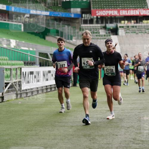 05.10.2025 - 20. swb-Marathon Bremen Michael Burmester http://msf.ph/oto/9326698 05.10.2025 12:49:57 Laufen im Stadion 150, 187, 217, 270, 287, 424, 511, 679, 845, 939, 1257, 1388, 1535, 1609, 1707, 1727, 1876, 1904, 2044, 2356, 2721, 3124, 3259, 3353, 3544, 3738, 3885, 3960, 4006, 4318, 4367, 4438, 4870, 4938, 5118, 5894, 6214, 6216, 6281, 6431, 6619, 6805, 6877, 7647, 7826, 7963, 7987, 8216, 8401, 8536, 8873, 8907, 9118, 1654, 2119, 2594, 2988, 2990, 3124, 4385, 8630, 9114 meine-sportfotos.de