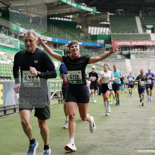 05.10.2025 - 20. swb-Marathon Bremen Michael Burmester http://msf.ph/oto/9326706 05.10.2025 12:49:59 Laufen im Stadion 150, 187, 217, 270, 287, 424, 511, 679, 845, 906, 939, 1257, 1388, 1535, 1609, 1707, 1727, 1876, 1904, 2044, 2356, 2721, 3259, 3353, 3544, 3738, 3885, 3960, 4006, 4318, 4367, 4438, 4870, 4938, 5118, 5389, 5873, 5894, 6214, 6216, 6281, 6431, 6619, 6805, 6877, 7647, 7826, 7963, 7987, 8216, 8401, 8536, 8873, 8907, 9118, 1654, 2119, 2594, 2988, 2990, 3124, 4385, 8216 meine-sportfotos.de