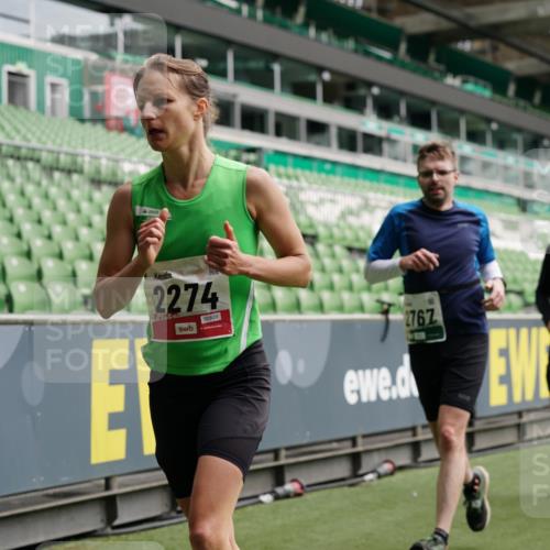 05.10.2025 - 20. swb-Marathon Bremen Michael Burmester http://msf.ph/oto/9326748 05.10.2025 12:54:38 Laufen im Stadion 53, 82, 104, 124, 132, 169, 289, 319, 417, 504, 507, 524, 756, 944, 950, 1165, 1308, 1474, 1483, 1517, 1543, 1690, 1721, 1729, 1873, 1896, 1897, 1945, 1976, 2024, 2180, 2265, 2274, 2573, 2767, 2841, 3069, 3193, 3212, 3224, 3359, 3436, 3531, 3703, 3848, 4257, 4595, 4672, 4816, 4837, 4949, 4958, 5022, 5206, 5452, 5666, 5869, 5978, 6244, 6583, 6683, 6853, 7052, 7232, 7279, 7494, 7508, 7814, 7928, 7986, 8642, 8653, 8737, 89, 250, 368, 458, 507, 1460, 1489 meine-sportfotos.de