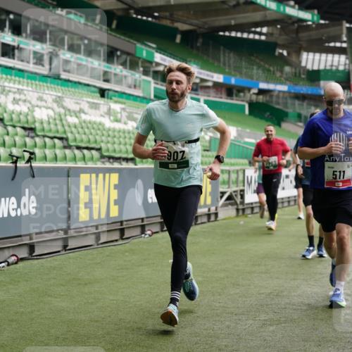 05.10.2025 - 20. swb-Marathon Bremen Michael Burmester http://msf.ph/oto/9326751 05.10.2025 12:50:07 Laufen im Stadion 150, 187, 217, 270, 287, 424, 511, 679, 736, 845, 906, 939, 1025, 1359, 1388, 1609, 1707, 1876, 1904, 2356, 2721, 3228, 3259, 3353, 3544, 3738, 3885, 3960, 4006, 4318, 4367, 4438, 4870, 4938, 5118, 5389, 5564, 5873, 5894, 6214, 6216, 6281, 6717, 6805, 7647, 7826, 7963, 7987, 8401, 8536, 8873, 8907, 9118, 1257, 1535, 1609, 1727, 2044, 2594, 2988, 2990, 3124, 3544, 4385, 6431, 6619, 6877, 8216 meine-sportfotos.de