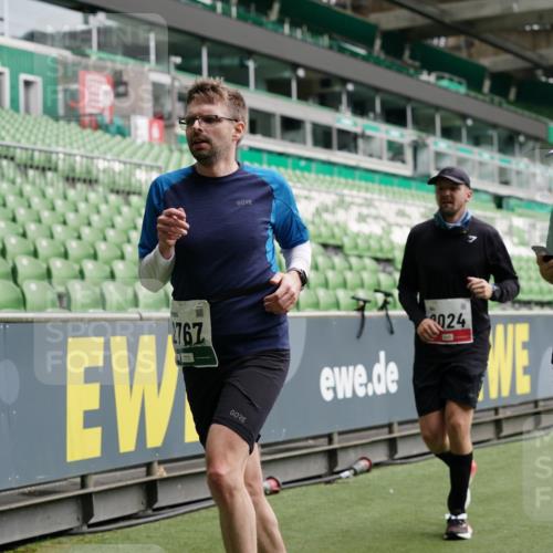 05.10.2025 - 20. swb-Marathon Bremen Michael Burmester http://msf.ph/oto/9326752 05.10.2025 12:54:38 Laufen im Stadion 53, 82, 104, 124, 132, 169, 289, 319, 417, 504, 507, 524, 756, 944, 950, 1165, 1308, 1474, 1483, 1517, 1543, 1690, 1721, 1729, 1873, 1896, 1897, 1945, 1976, 2024, 2180, 2265, 2274, 2573, 2767, 2841, 3069, 3193, 3212, 3224, 3359, 3436, 3531, 3703, 3848, 4257, 4595, 4672, 4816, 4837, 4949, 4958, 5022, 5206, 5452, 5666, 5869, 5978, 6244, 6583, 6683, 6853, 7052, 7232, 7279, 7494, 7508, 7814, 7928, 7986, 8642, 8653, 8737, 89, 250, 368, 458, 507, 1460, 1489 meine-sportfotos.de