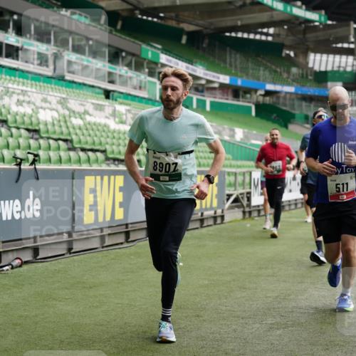 05.10.2025 - 20. swb-Marathon Bremen Michael Burmester http://msf.ph/oto/9326755 05.10.2025 12:50:07 Laufen im Stadion 150, 187, 217, 270, 287, 424, 511, 679, 736, 845, 906, 939, 1025, 1359, 1388, 1609, 1707, 1876, 1904, 2356, 2721, 3228, 3259, 3353, 3544, 3738, 3885, 3960, 4006, 4318, 4367, 4438, 4870, 4938, 5118, 5389, 5564, 5873, 5894, 6214, 6216, 6281, 6717, 6805, 7647, 7826, 7963, 7987, 8401, 8536, 8873, 8907, 9118, 1257, 1535, 1609, 1727, 2044, 2594, 2988, 2990, 3124, 3544, 4385, 6431, 6619, 6877, 8216 meine-sportfotos.de