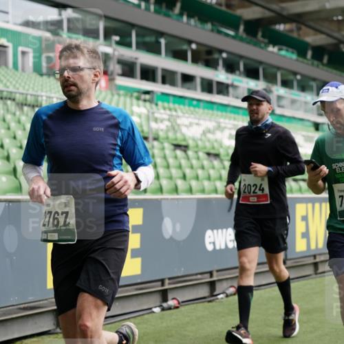 05.10.2025 - 20. swb-Marathon Bremen Michael Burmester http://msf.ph/oto/9326759 05.10.2025 12:54:38 Laufen im Stadion 53, 82, 104, 124, 132, 169, 289, 319, 417, 504, 507, 524, 756, 944, 950, 1165, 1308, 1474, 1483, 1517, 1543, 1690, 1721, 1729, 1873, 1896, 1897, 1945, 1976, 2024, 2180, 2265, 2274, 2573, 2767, 2841, 3069, 3193, 3212, 3224, 3359, 3436, 3531, 3703, 3848, 4257, 4595, 4672, 4816, 4837, 4949, 4958, 5022, 5206, 5452, 5666, 5869, 5978, 6244, 6583, 6683, 6853, 7052, 7232, 7279, 7494, 7508, 7814, 7928, 7986, 8642, 8653, 8737, 89, 250, 368, 458, 507, 1460, 1489 meine-sportfotos.de