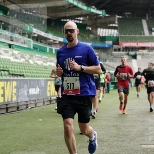 05.10.2025 - 20. swb-Marathon Bremen Michael Burmester http://msf.ph/oto/9326768 05.10.2025 12:50:08 Laufen im Stadion 150, 187, 217, 270, 287, 424, 511, 679, 736, 845, 906, 939, 1025, 1359, 1388, 1707, 1876, 1904, 2356, 2721, 3228, 3259, 3353, 3738, 3885, 3960, 4006, 4318, 4367, 4438, 4870, 4938, 5118, 5389, 5564, 5873, 5894, 6214, 6216, 6281, 6717, 6805, 7647, 7826, 7963, 7987, 8401, 8536, 8873, 8907, 9118, 1257, 1535, 1609, 1727, 2044, 2594, 2988, 2990, 3124, 3544, 6431, 6619, 6877, 8216 meine-sportfotos.de