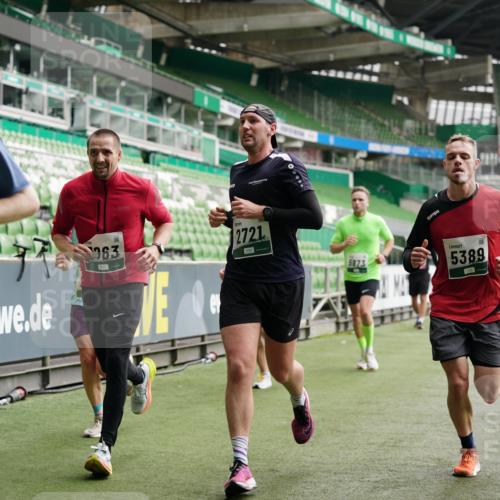 05.10.2025 - 20. swb-Marathon Bremen Michael Burmester http://msf.ph/oto/9326780 05.10.2025 12:50:10 Laufen im Stadion 150, 187, 217, 270, 287, 424, 511, 679, 736, 845, 906, 939, 1025, 1359, 1388, 1707, 1876, 1904, 2356, 2721, 3228, 3259, 3353, 3738, 3885, 4006, 4318, 4367, 4438, 4870, 4938, 5118, 5184, 5389, 5564, 5873, 5894, 6214, 6216, 6281, 6717, 6805, 7647, 7826, 7963, 7987, 8401, 8536, 8873, 8907, 9118, 187, 1257, 1535, 1609, 1727, 2044, 2356, 3124, 3544, 3960, 6431, 6619, 6877, 8216 meine-sportfotos.de