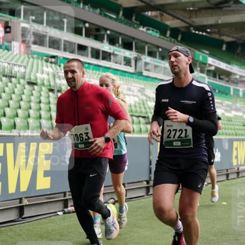 05.10.2025 - 20. swb-Marathon Bremen Michael Burmester http://msf.ph/oto/9326784 05.10.2025 12:50:10 Laufen im Stadion 150, 187, 217, 270, 287, 424, 511, 679, 736, 845, 906, 939, 1025, 1359, 1388, 1707, 1876, 1904, 2356, 2721, 3228, 3259, 3353, 3738, 3885, 4006, 4318, 4367, 4438, 4870, 4938, 5118, 5184, 5389, 5564, 5873, 5894, 6214, 6216, 6281, 6717, 6805, 7647, 7826, 7963, 7987, 8401, 8536, 8873, 8907, 9118, 187, 1257, 1535, 1609, 1727, 2044, 2356, 3124, 3544, 3960, 6431, 6619, 6877, 8216 meine-sportfotos.de