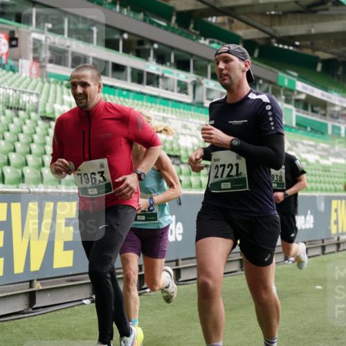 05.10.2025 - 20. swb-Marathon Bremen Michael Burmester http://msf.ph/oto/9326788 05.10.2025 12:50:10 Laufen im Stadion 150, 187, 217, 270, 287, 424, 511, 679, 736, 845, 906, 939, 1025, 1359, 1388, 1707, 1876, 1904, 2356, 2721, 3228, 3259, 3353, 3738, 3885, 4006, 4318, 4367, 4438, 4870, 4938, 5118, 5184, 5389, 5564, 5873, 5894, 6214, 6216, 6281, 6717, 6805, 7647, 7826, 7963, 7987, 8401, 8536, 8873, 8907, 9118, 187, 1257, 1535, 1609, 1727, 2044, 2356, 3124, 3544, 3960, 6431, 6619, 6877, 8216 meine-sportfotos.de