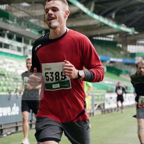 05.10.2025 - 20. swb-Marathon Bremen Michael Burmester http://msf.ph/oto/9326796 05.10.2025 12:50:11 Laufen im Stadion 150, 217, 270, 287, 424, 511, 679, 736, 845, 906, 939, 1025, 1359, 1388, 1707, 1876, 1904, 2381, 2721, 3228, 3259, 3353, 3738, 3885, 4006, 4318, 4367, 4438, 4870, 4938, 5118, 5184, 5389, 5418, 5564, 5873, 5894, 6214, 6216, 6281, 6717, 6805, 7647, 7826, 7963, 7987, 8401, 8536, 8873, 8907, 9118, 150, 187, 270, 1257, 1535, 1609, 1727, 1876, 2044, 2356, 3124, 3544, 3738, 3960, 6431, 6619, 6877, 8216 meine-sportfotos.de
