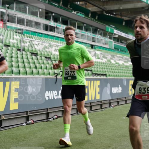 05.10.2025 - 20. swb-Marathon Bremen Michael Burmester http://msf.ph/oto/9326804 05.10.2025 12:50:12 Laufen im Stadion 217, 287, 424, 511, 679, 736, 845, 906, 939, 1025, 1044, 1359, 1388, 1707, 1904, 2381, 2721, 3228, 3259, 3291, 3353, 3885, 4006, 4318, 4367, 4438, 4870, 4938, 5118, 5184, 5389, 5418, 5564, 5873, 5894, 6214, 6216, 6281, 6717, 6805, 7493, 7647, 7826, 7963, 7987, 8401, 8536, 8873, 8907, 9118, 150, 187, 270, 1257, 1535, 1609, 1727, 1876, 2044, 2356, 3124, 3544, 3738, 3960, 6431, 6619, 6877, 8216 meine-sportfotos.de