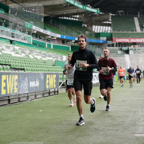 05.10.2025 - 20. swb-Marathon Bremen Michael Burmester http://msf.ph/oto/9326823 05.10.2025 12:50:14 Laufen im Stadion 217, 287, 424, 511, 679, 736, 845, 906, 939, 1025, 1033, 1044, 1359, 1388, 1707, 2381, 2721, 3228, 3259, 3291, 3353, 3885, 4006, 4318, 4366, 4367, 4438, 4870, 4938, 5118, 5184, 5389, 5418, 5564, 5873, 5894, 6214, 6216, 6281, 6681, 6717, 6805, 7493, 7647, 7826, 7963, 7987, 8401, 8536, 8873, 8907, 9118, 150, 187, 270, 1257, 1535, 1609, 1727, 1876, 1904, 2044, 2356, 3124, 3544, 3738, 3960, 6431, 6619, 6877, 8216 meine-sportfotos.de