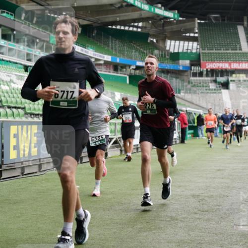 05.10.2025 - 20. swb-Marathon Bremen Michael Burmester http://msf.ph/oto/9326827 05.10.2025 12:50:15 Laufen im Stadion 217, 287, 424, 511, 679, 736, 845, 906, 939, 1025, 1033, 1044, 1359, 1388, 1707, 2381, 2721, 3228, 3259, 3291, 3353, 3885, 4006, 4318, 4366, 4367, 4438, 4870, 4938, 5118, 5184, 5389, 5418, 5564, 5873, 5894, 6214, 6216, 6281, 6681, 6717, 6805, 7493, 7647, 7826, 7963, 7987, 8401, 8536, 8873, 8907, 9118, 150, 187, 270, 1257, 1535, 1609, 1727, 1876, 1904, 2044, 2356, 3124, 3544, 3738, 3960, 6431, 6619, 6877, 8216 meine-sportfotos.de